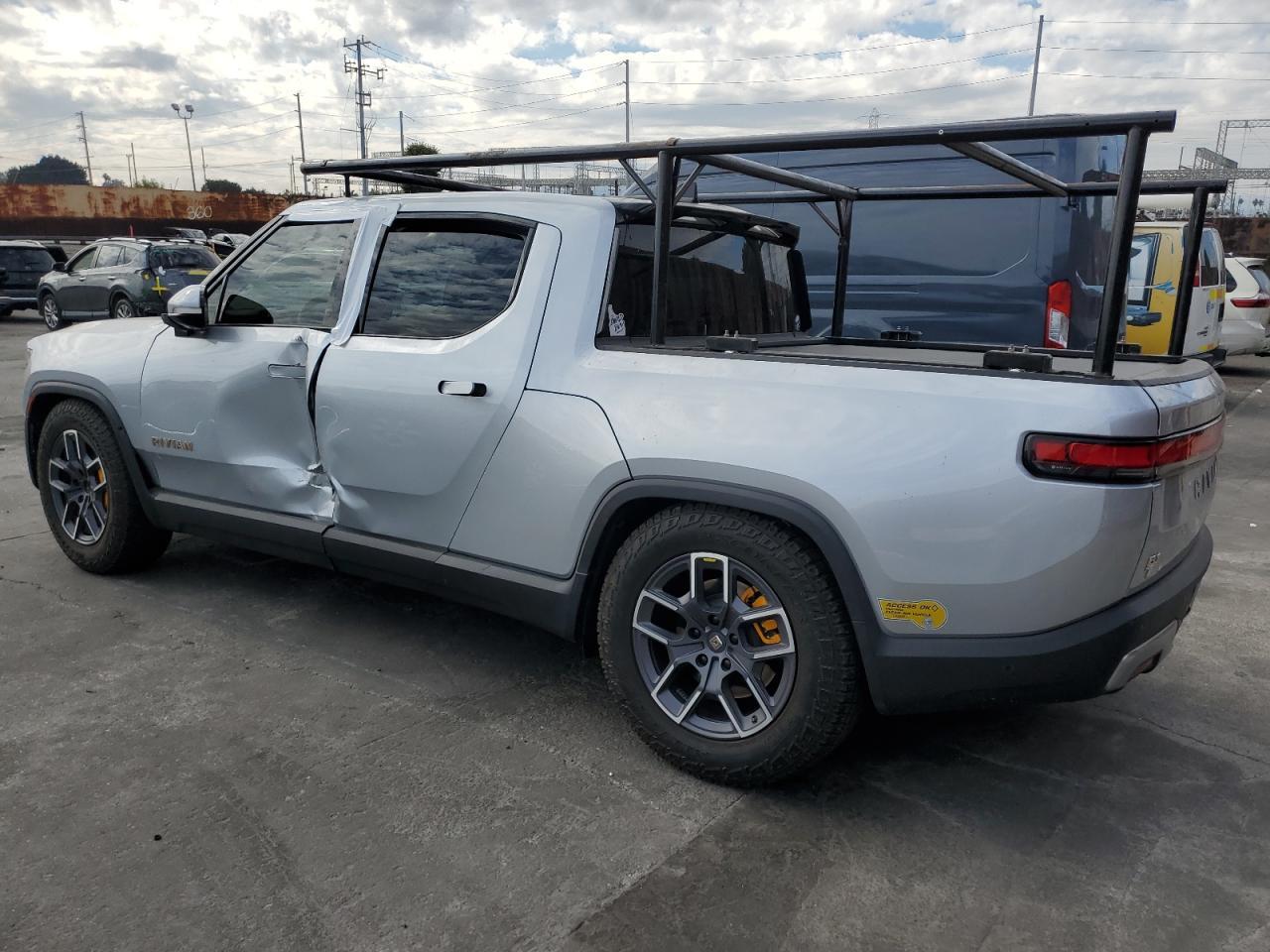 2022 Rivian R1T Launch Edition - Фото 2