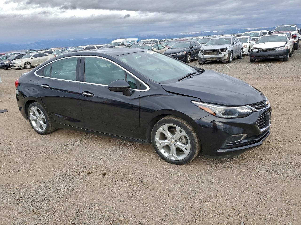 2017 Chevrolet Cruze Premier - Image 4