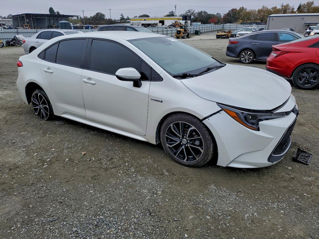 2021 Toyota Corolla Le - Image 4