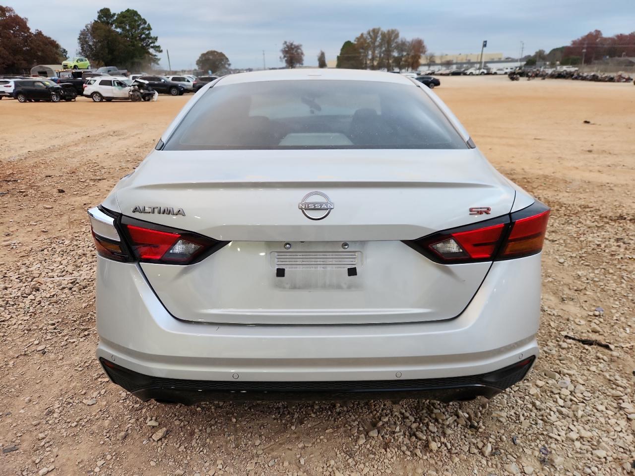 2025 Nissan Altima Sr - Image 6