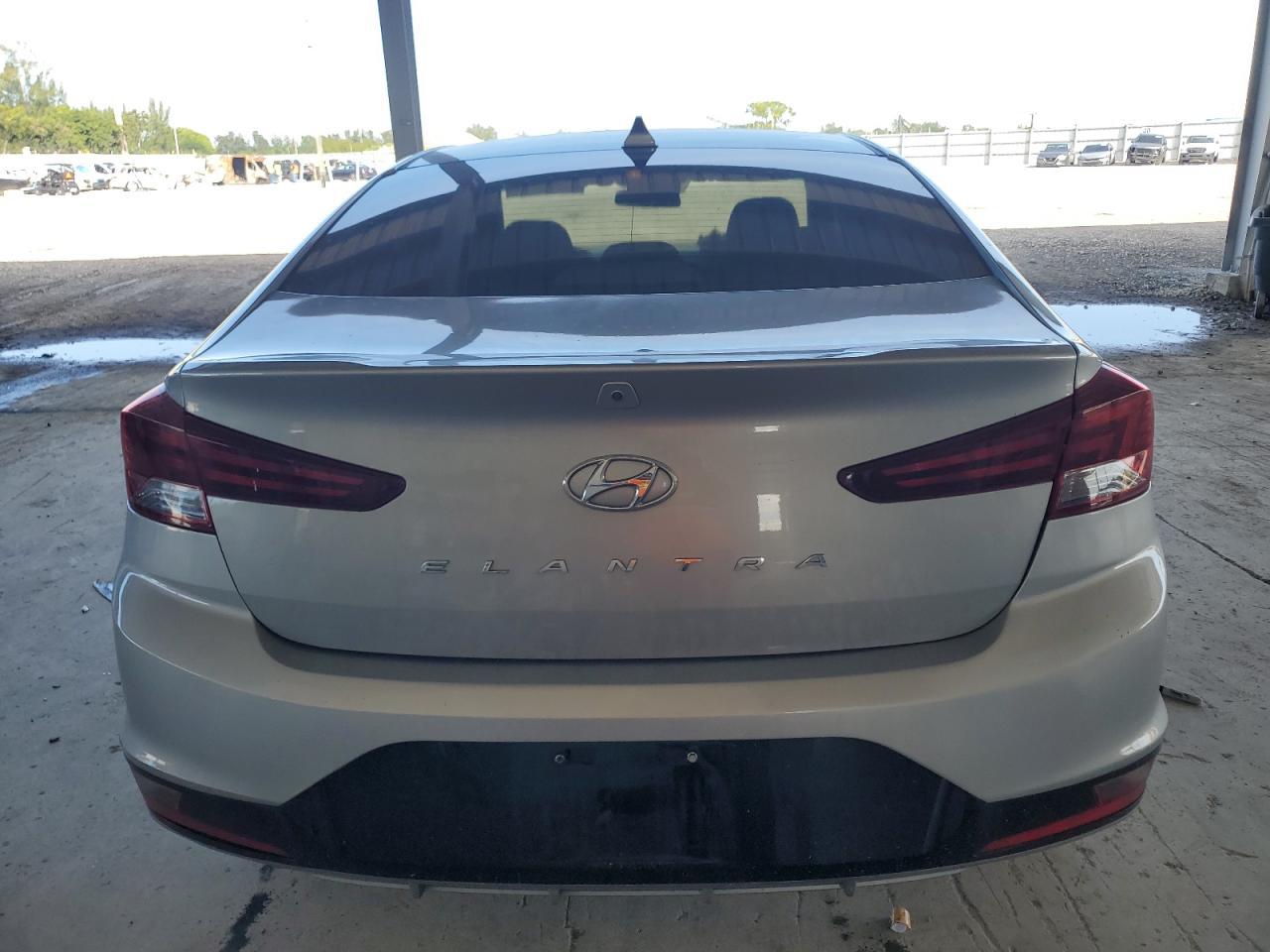 2020 Hyundai Elantra Sel - Фото 6
