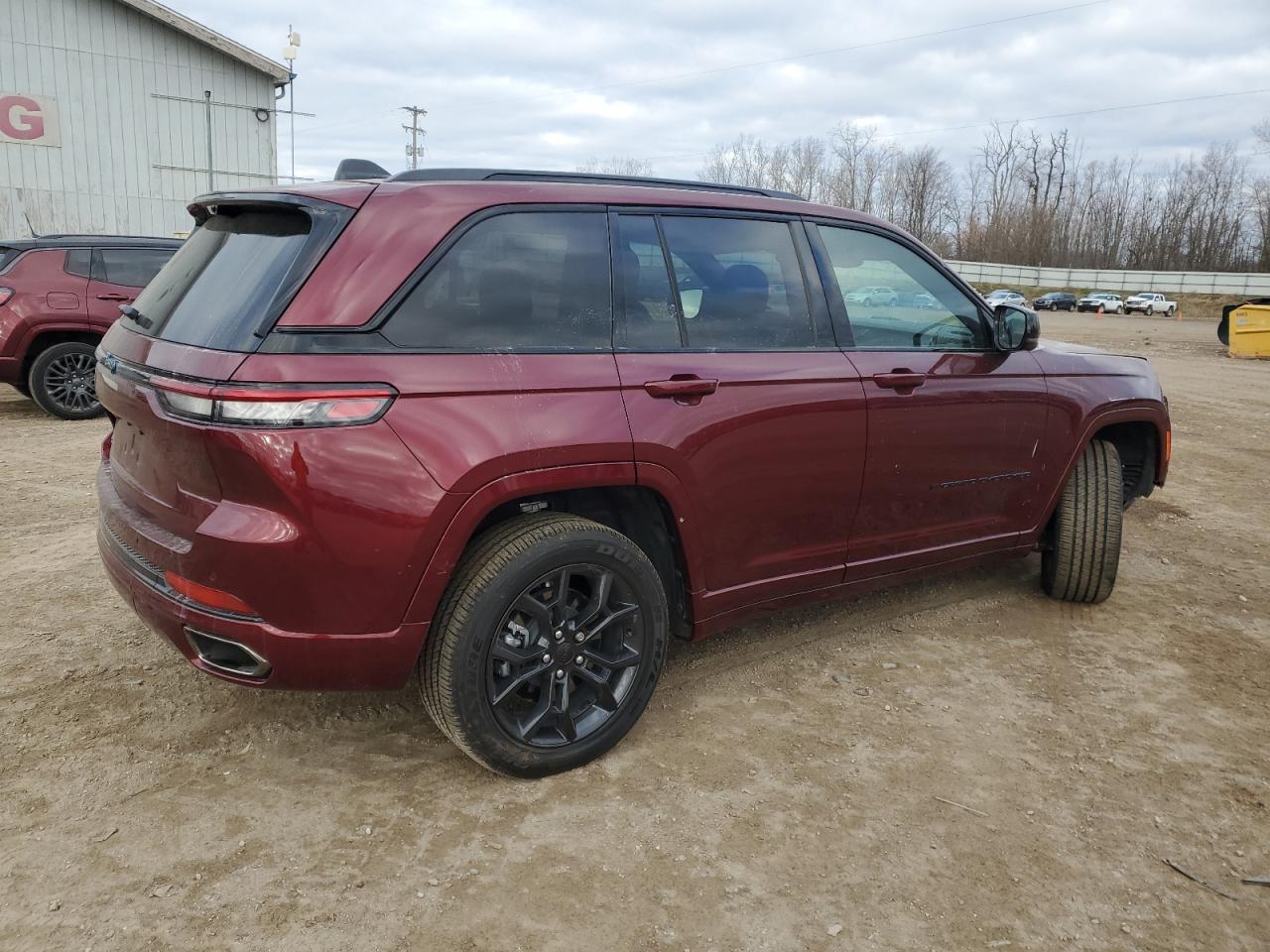 2025 Jeep Grand Cherokee 4Xe - Image 3