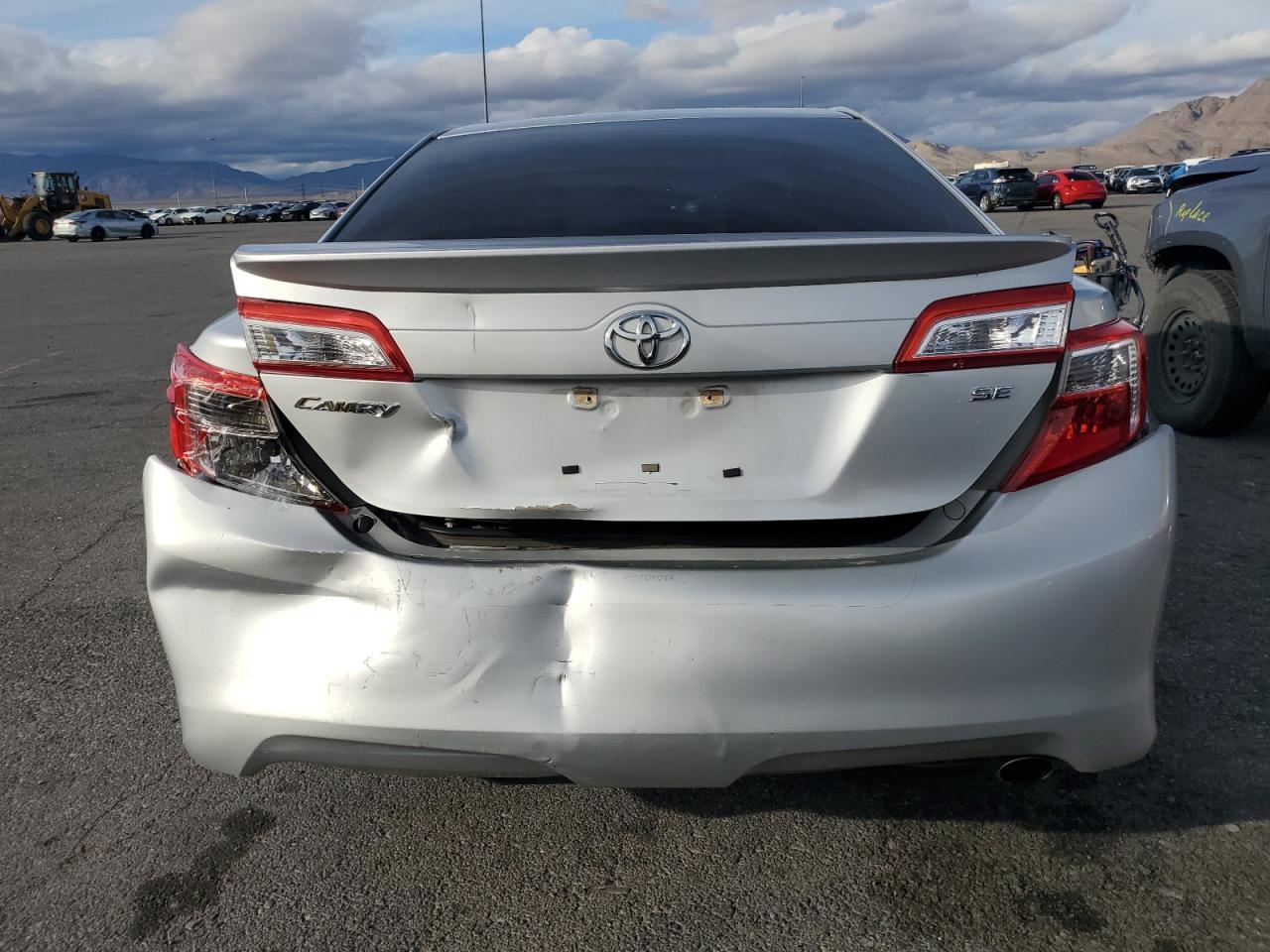 2014 Toyota Camry L - Фото 6