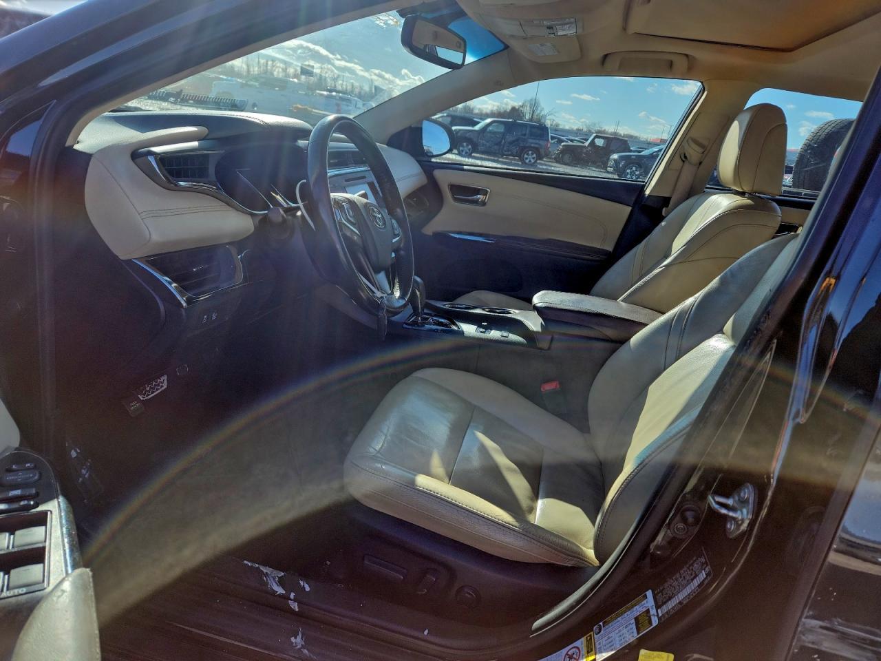 2013 Toyota Avalon Hybrid - Image 7