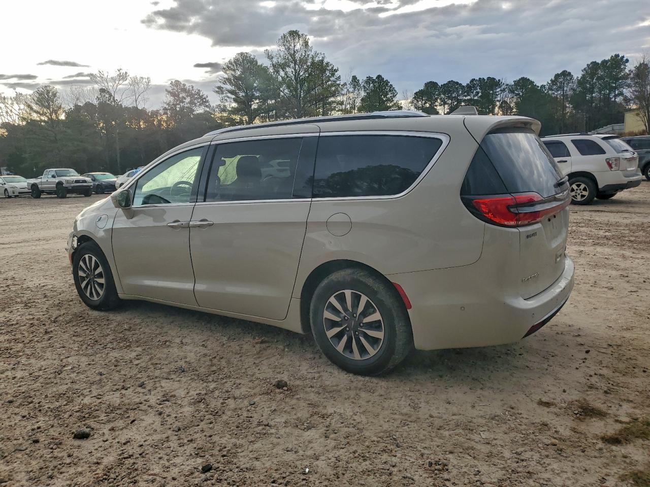 2021 Chrysler Pacifica Hybrid Touring L - Фото 2