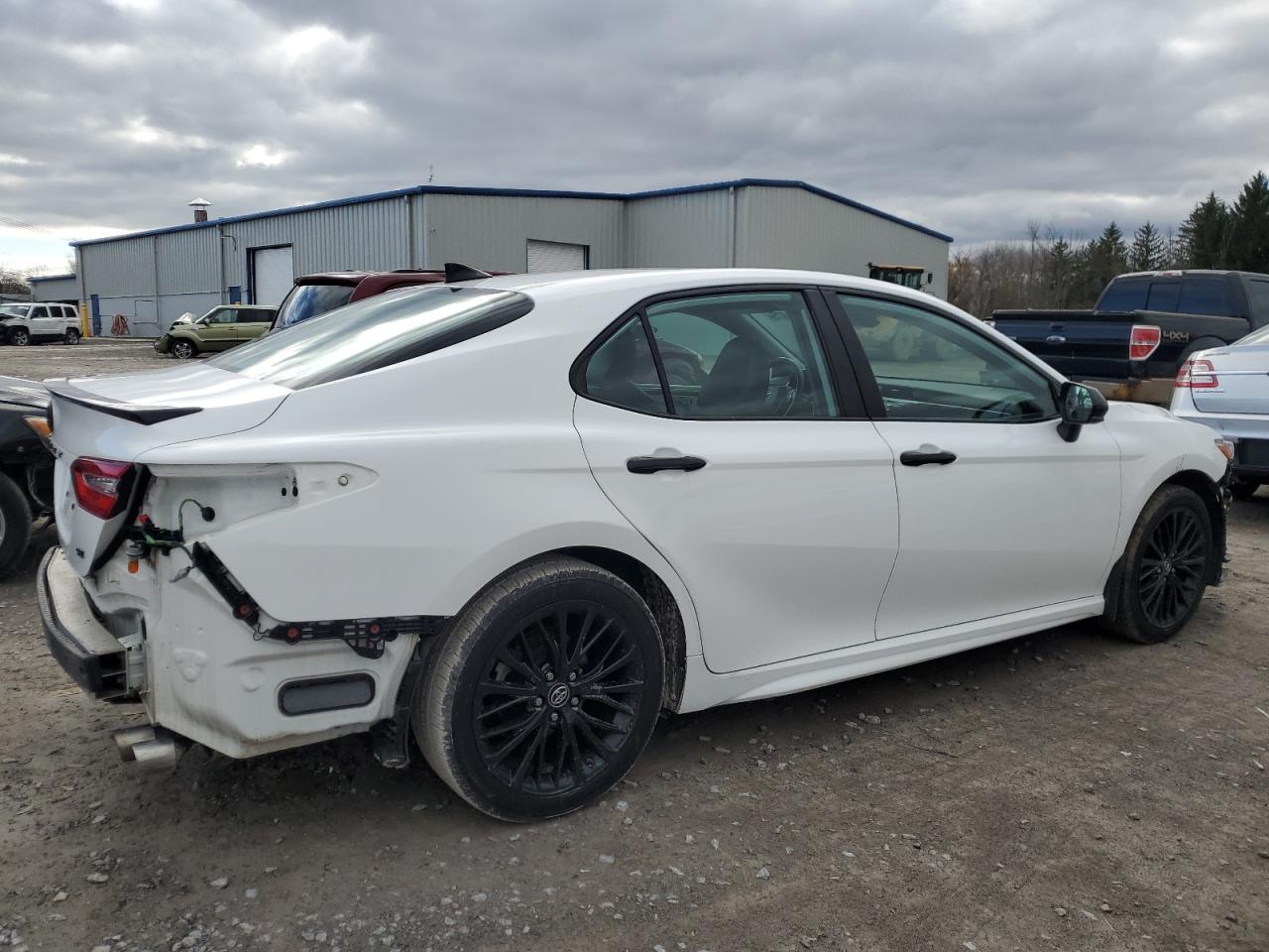 2019 Toyota Camry L - Фото 3