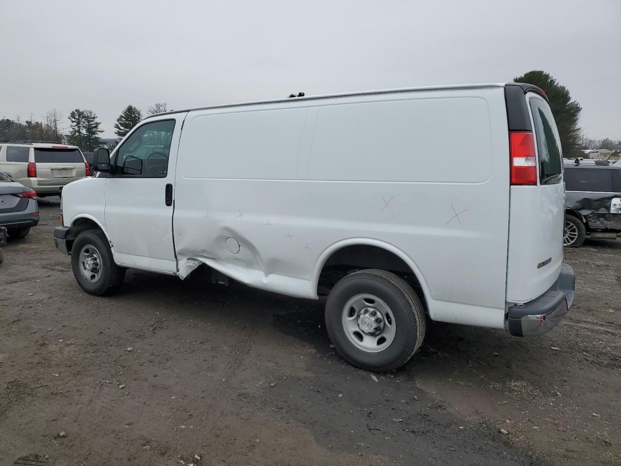 2023 Chevrolet Express G2 Delivery Van - Фото 2