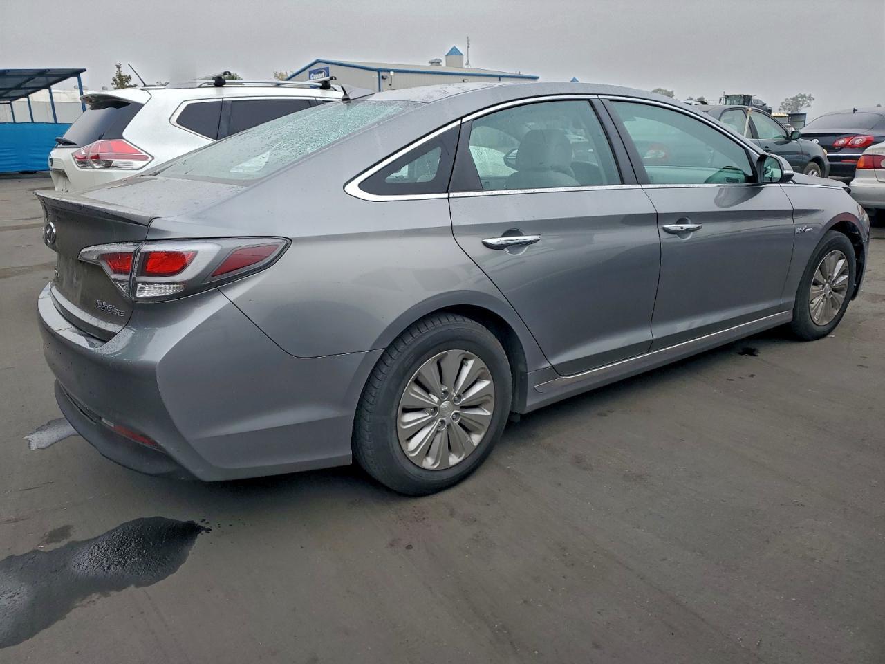 2017 Hyundai Sonata Hybrid - Image 3