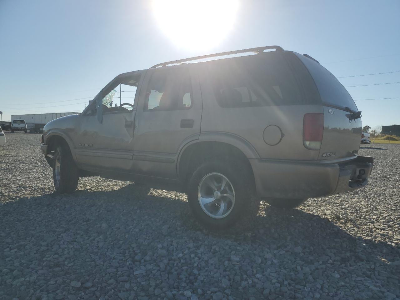 2002 Chevrolet Blazer - Image 2