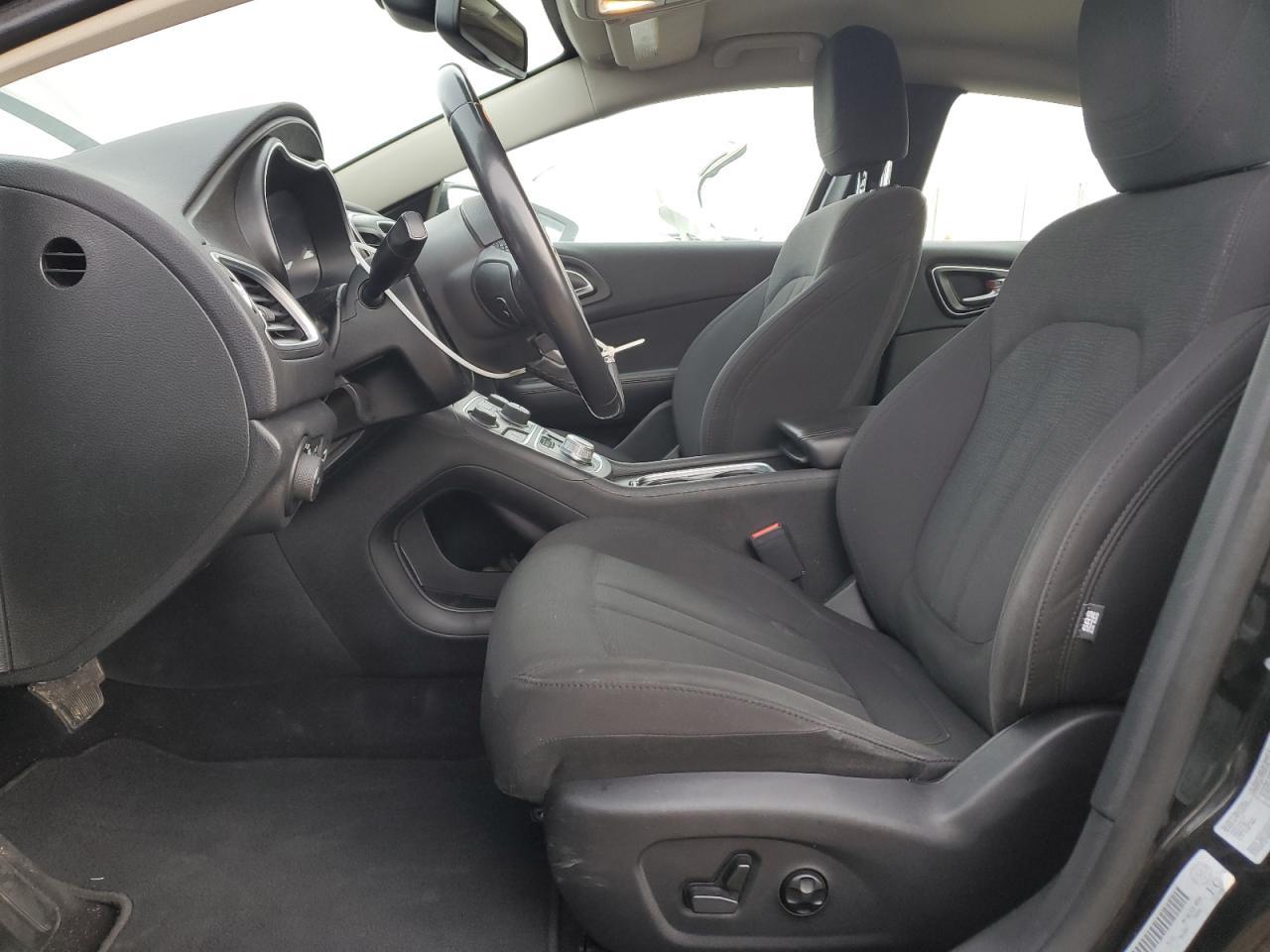 2016 Chrysler 200 Limited - Фото 7