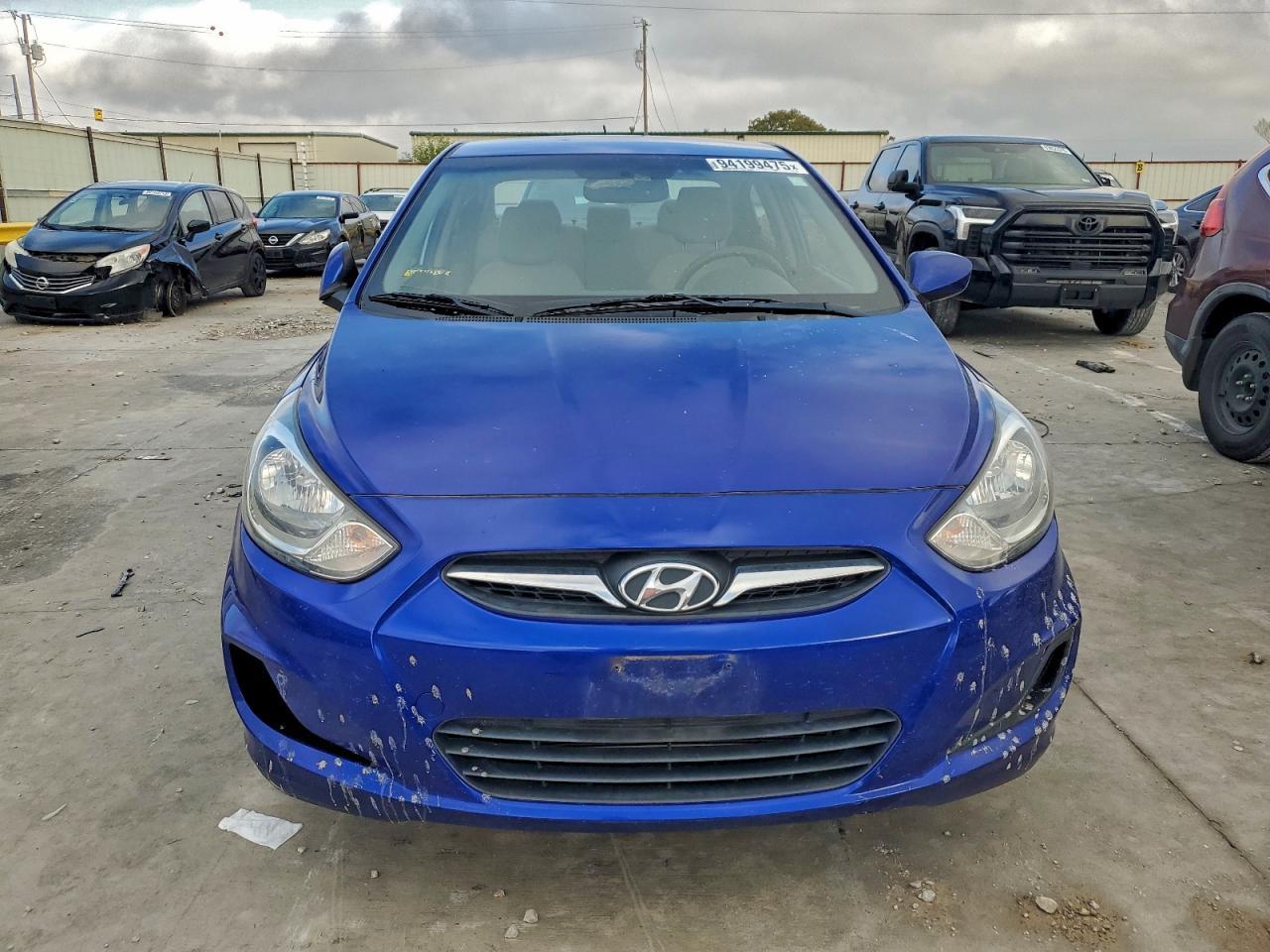 2012 Hyundai Accent - Image 5