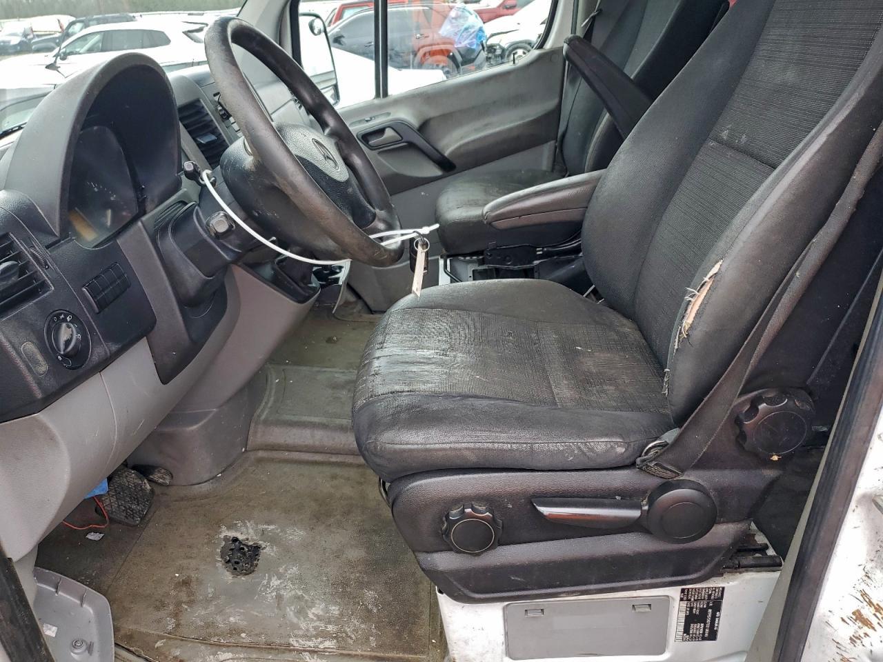 2016 Mercedes-Benz Sprinter 2500 - Image 7