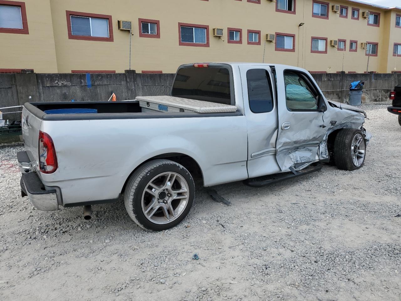 2002 Ford F150 - Фото 3