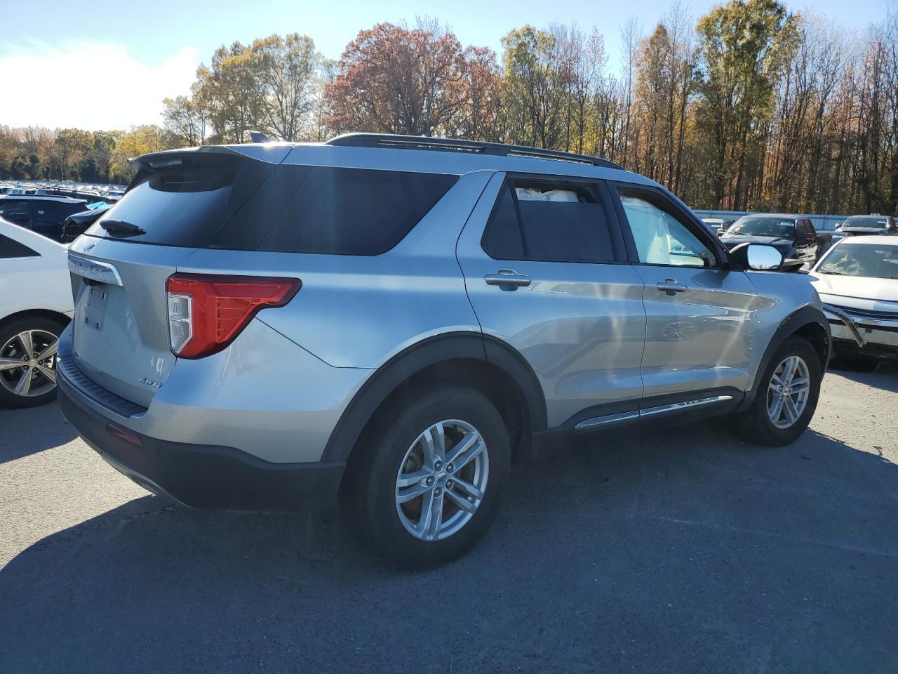 2023 Ford Explorer Xlt - Фото 3