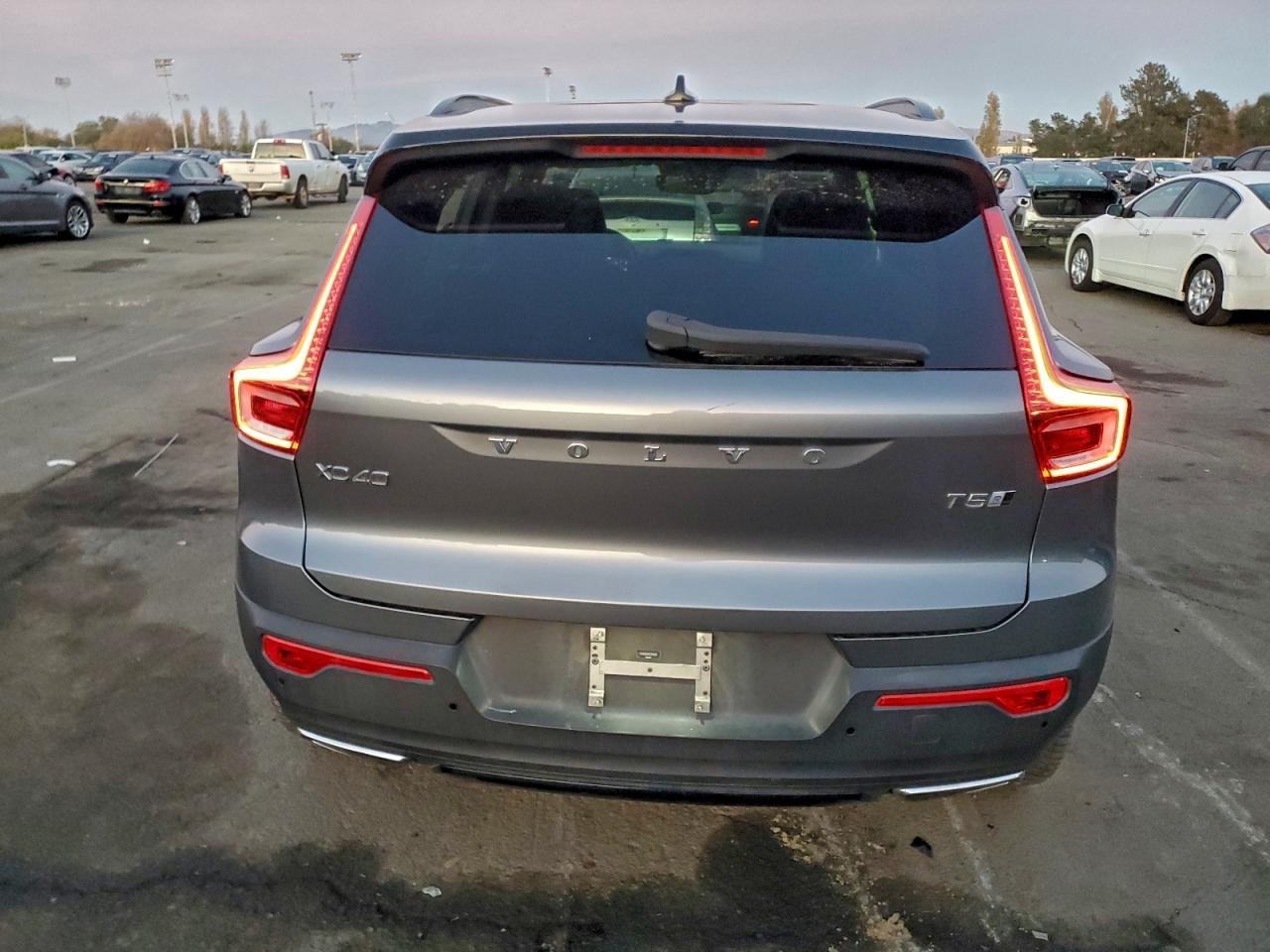 2019 Volvo Xc40 T5 Momentum - Фото 6