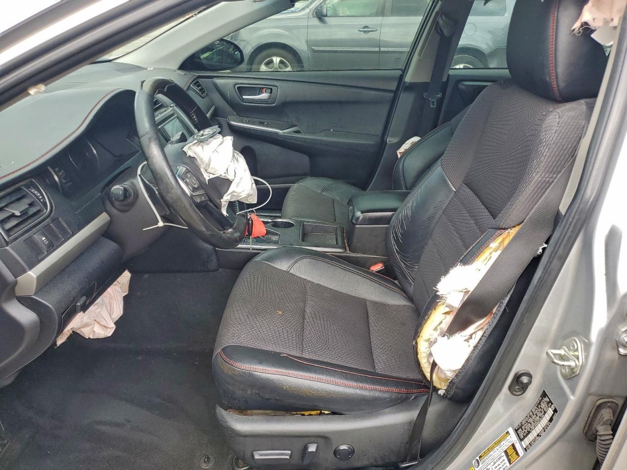 2016 Toyota Camry Le - Фото 7