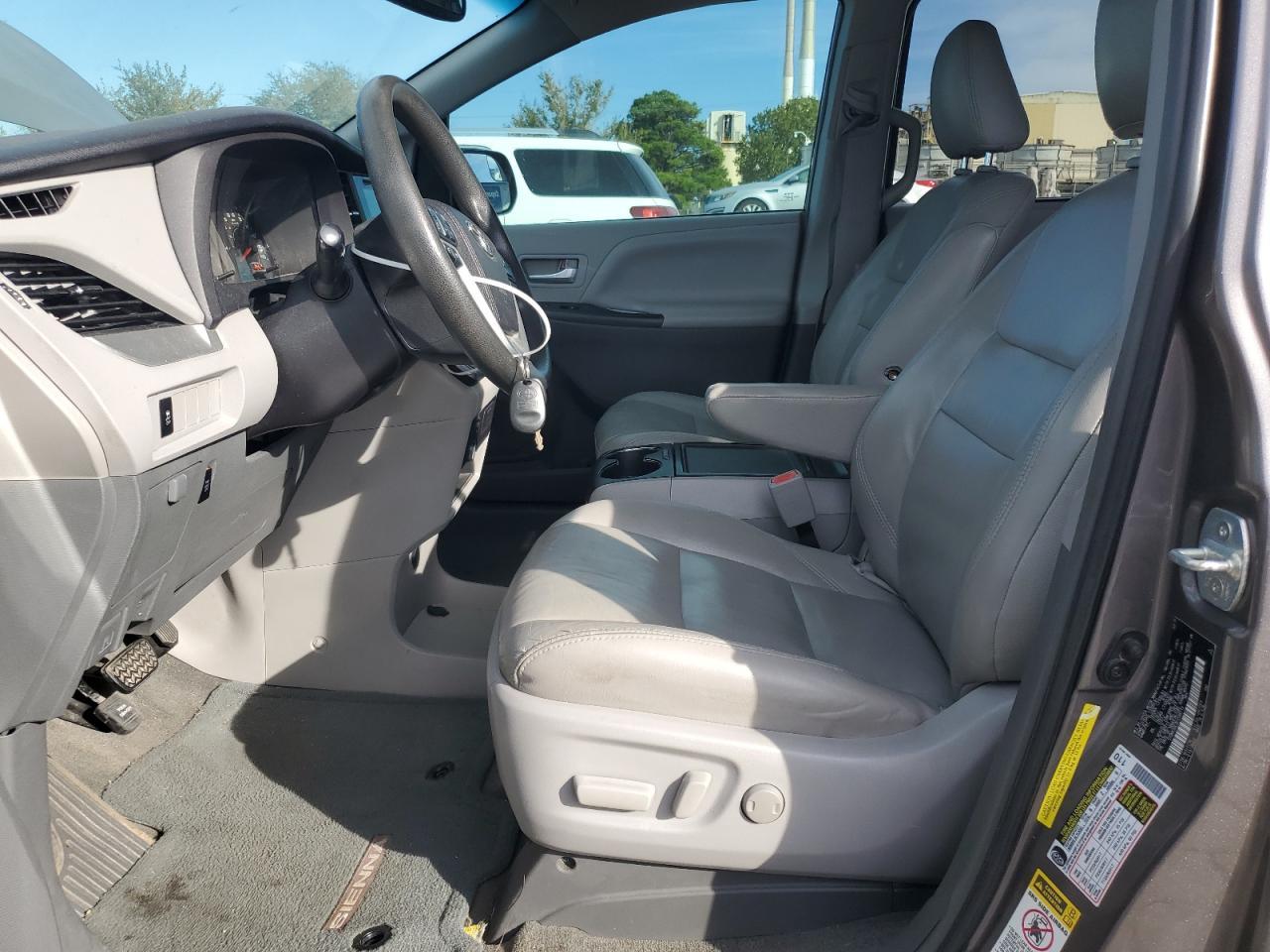 2015 Toyota Sienna Le - Фото 7