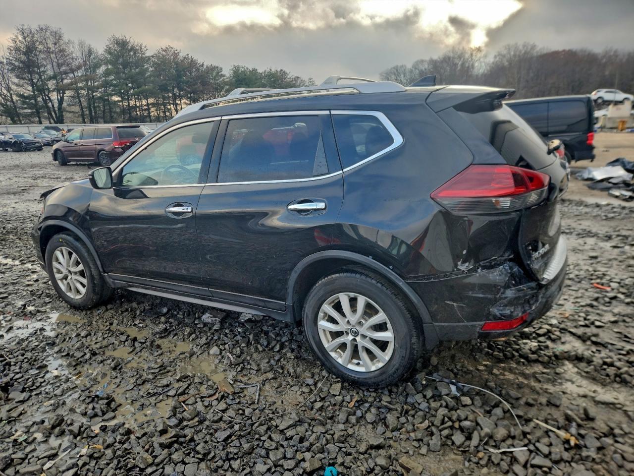 2020 Nissan Rogue S - Фото 2