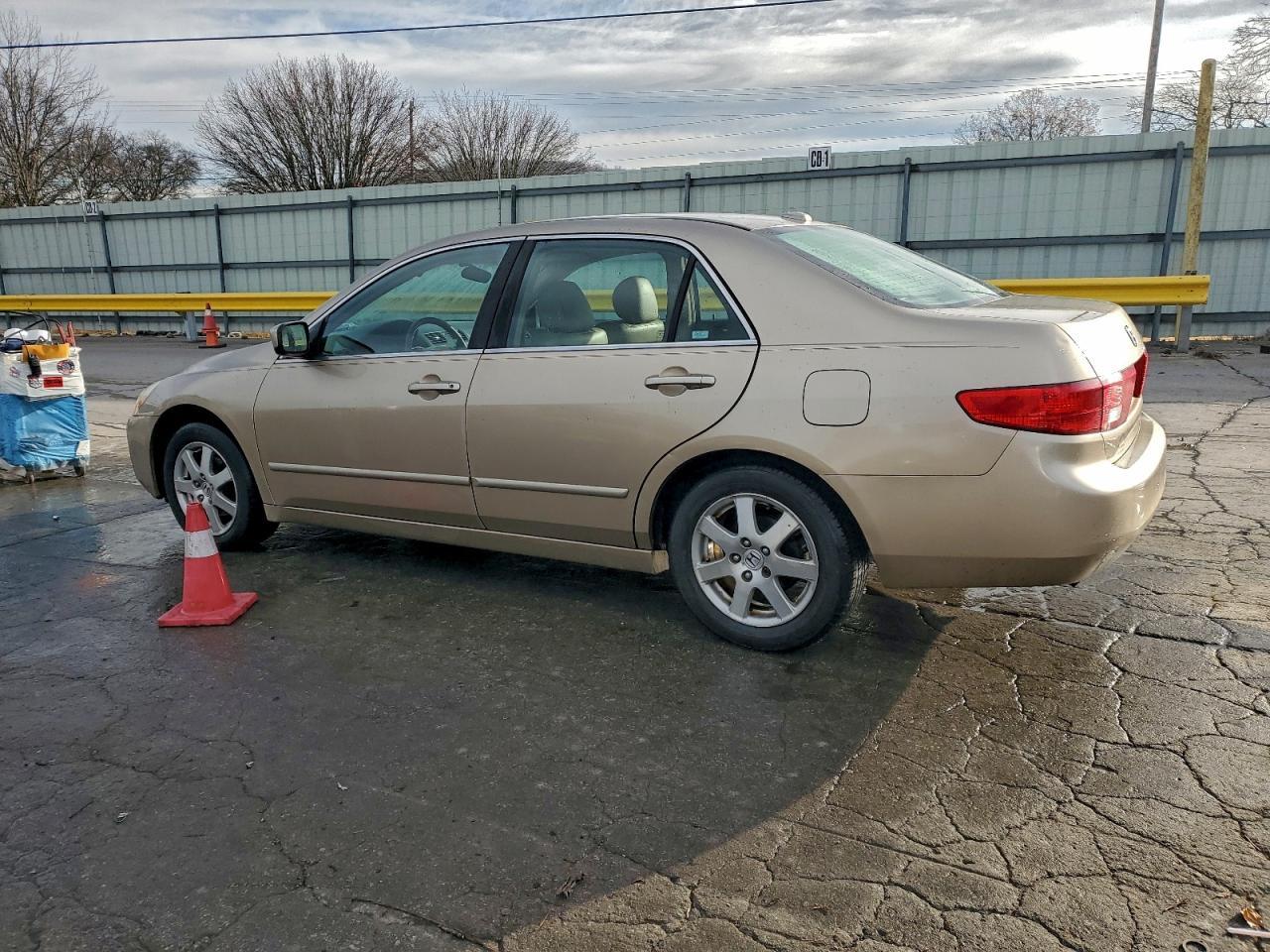 2005 Honda Accord Ex - Image 2