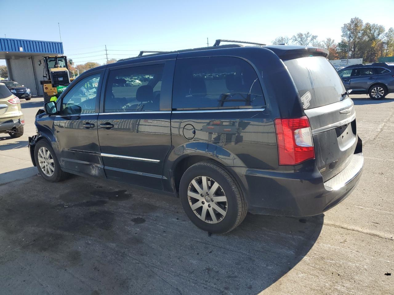 2014 Chrysler Town & Country Touring - Фото 2