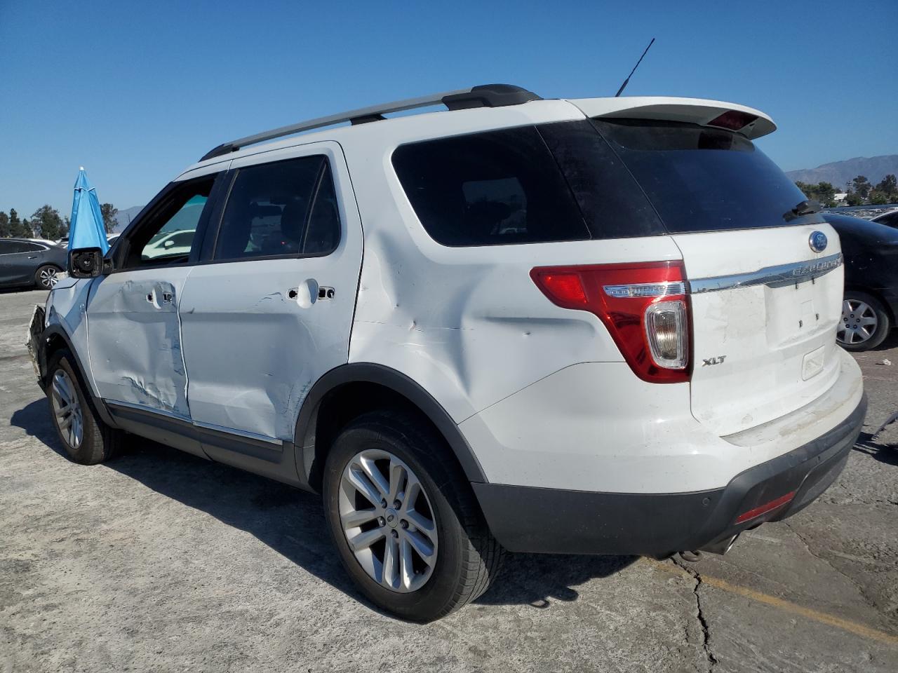 2015 Ford Explorer Xlt - Фото 2