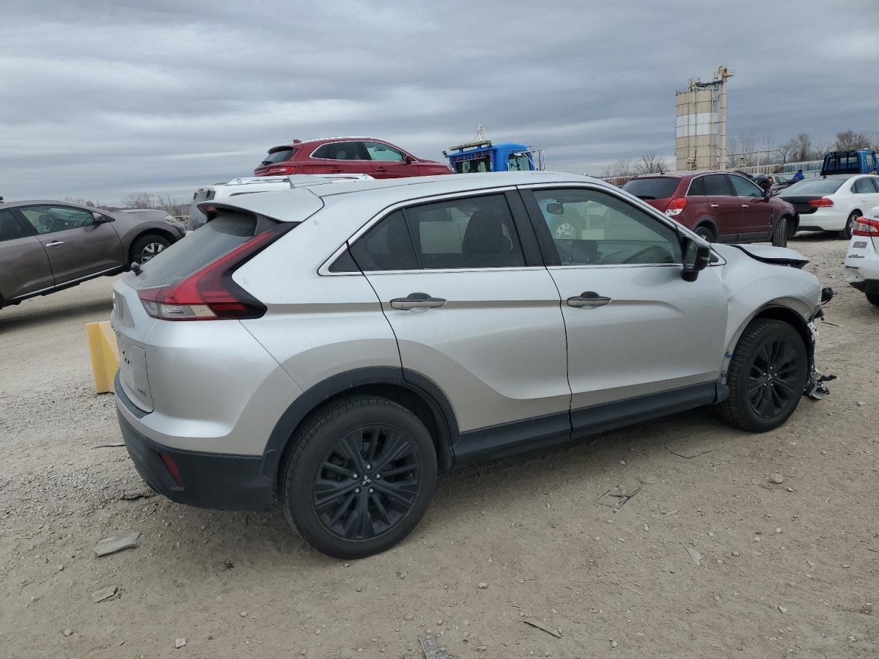 2022 Mitsubishi Eclipse Cross Le - Фото 3