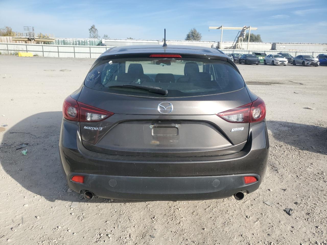 2016 Mazda 3 Touring - Image 6