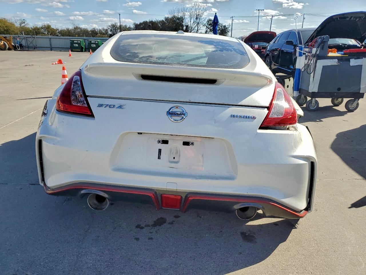 2016 Nissan 370Z Nismo Tech - Фото 6