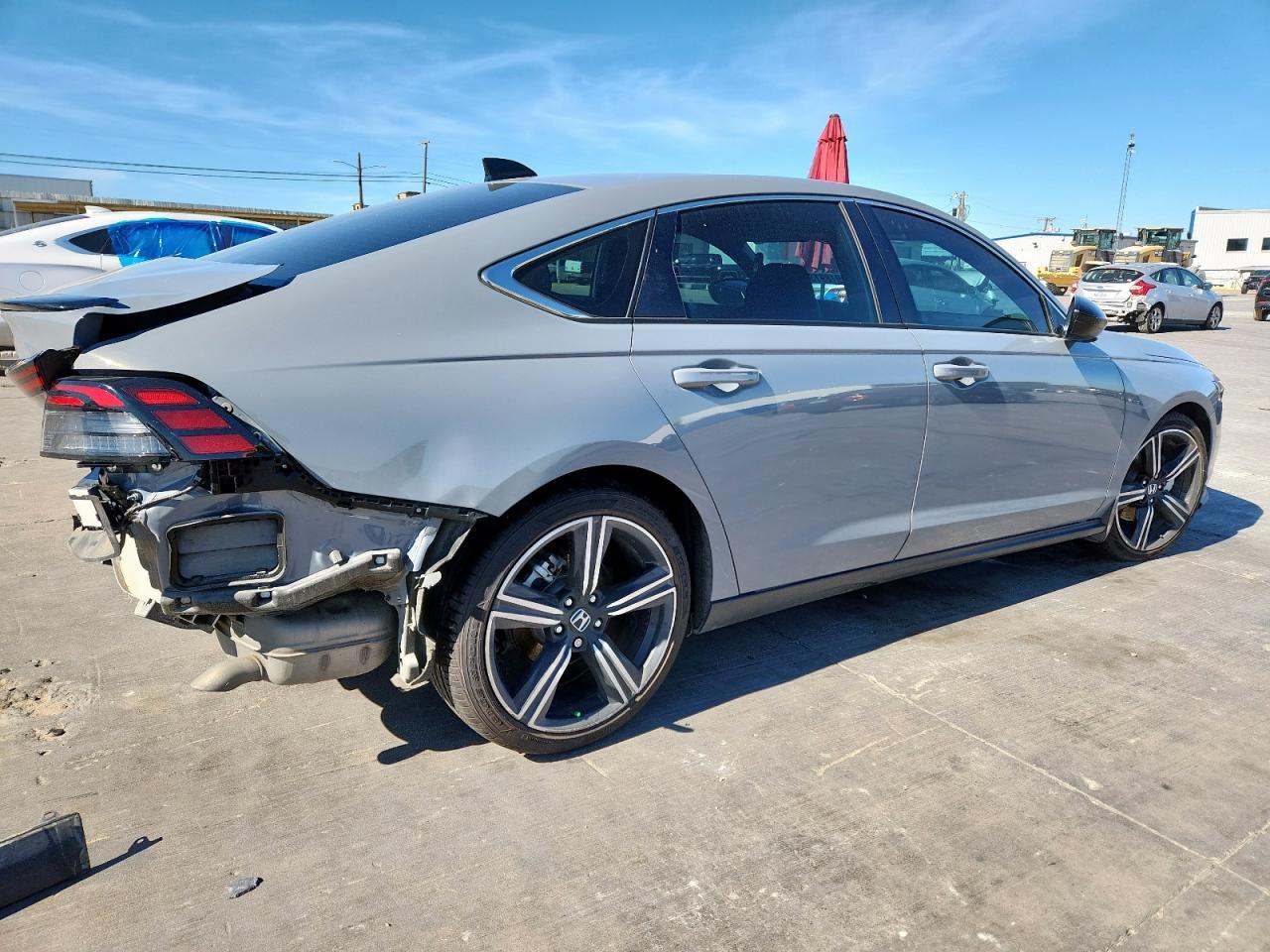 2023 Honda Accord Hybrid Sport - Image 3
