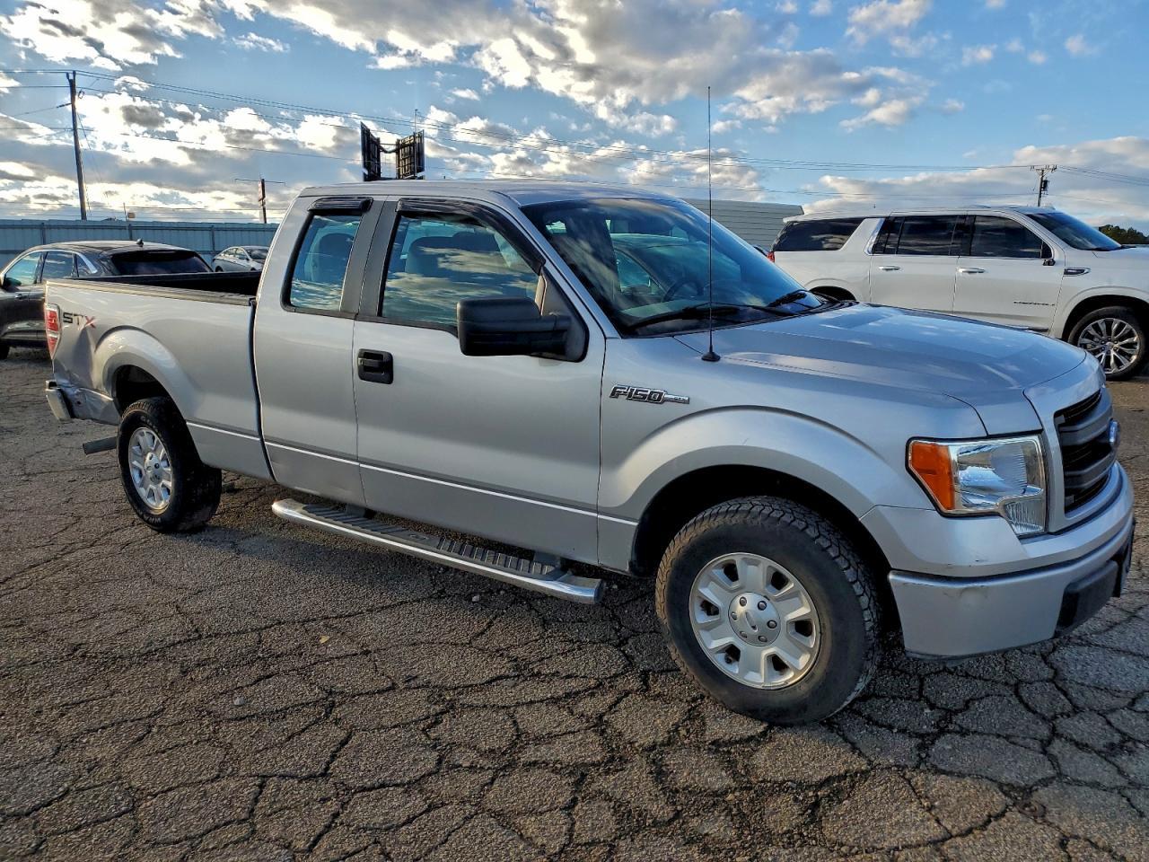 2013 Ford F150 Super Cab - Фото 4