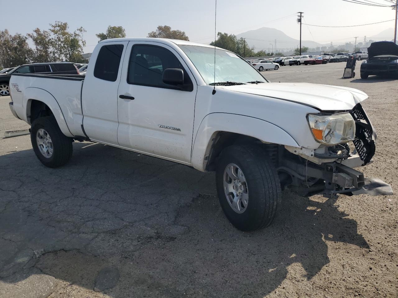 2011 Toyota Tacoma Access Cab - Image 4
