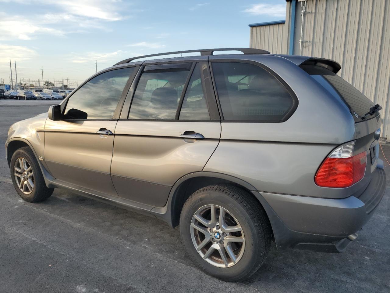 2004 BMW X5 3.0I - Фото 2