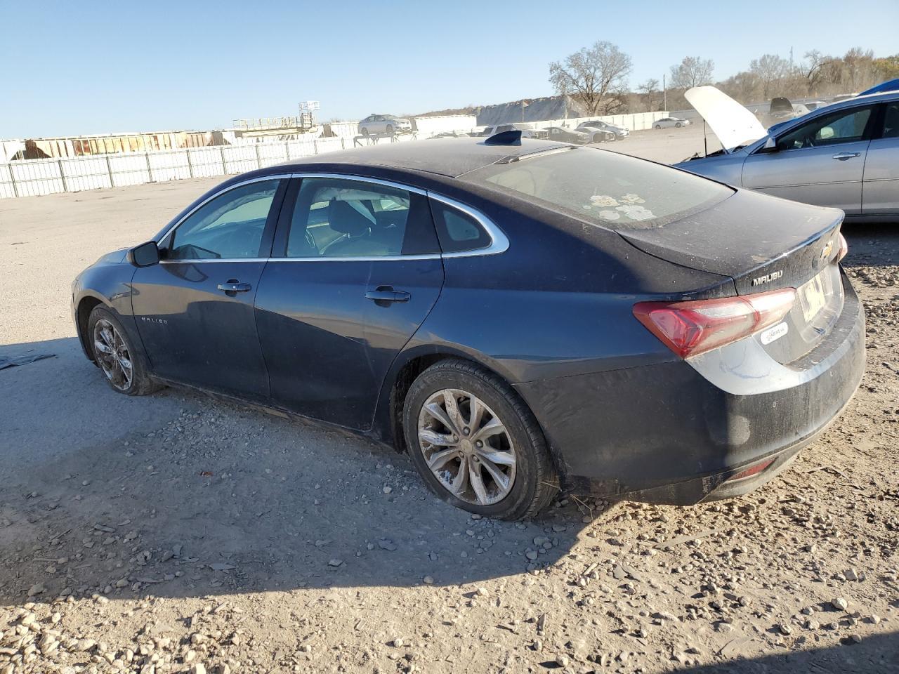 2022 Chevrolet Malibu Lt - Фото 2