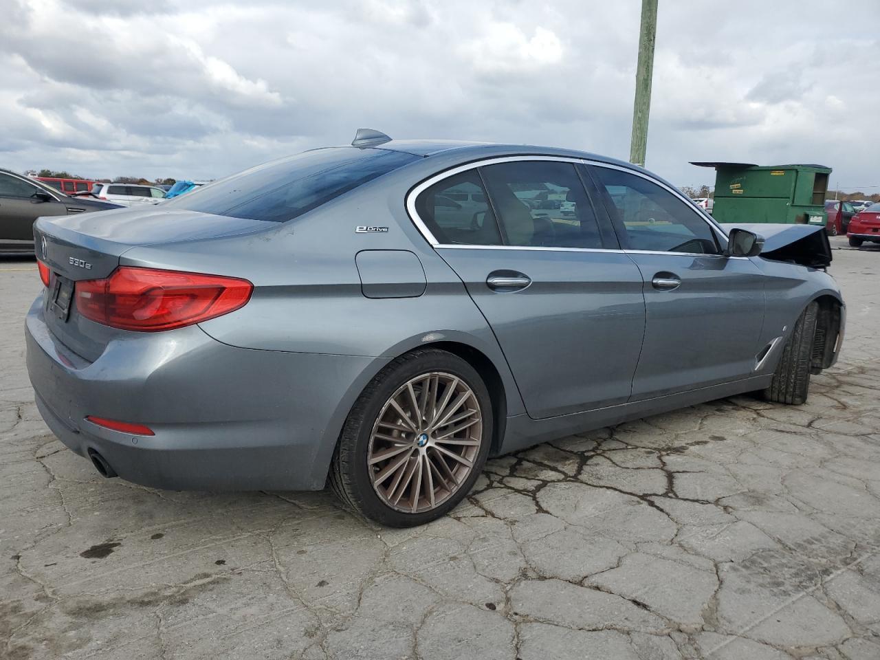 2018 BMW 530E - Фото 3