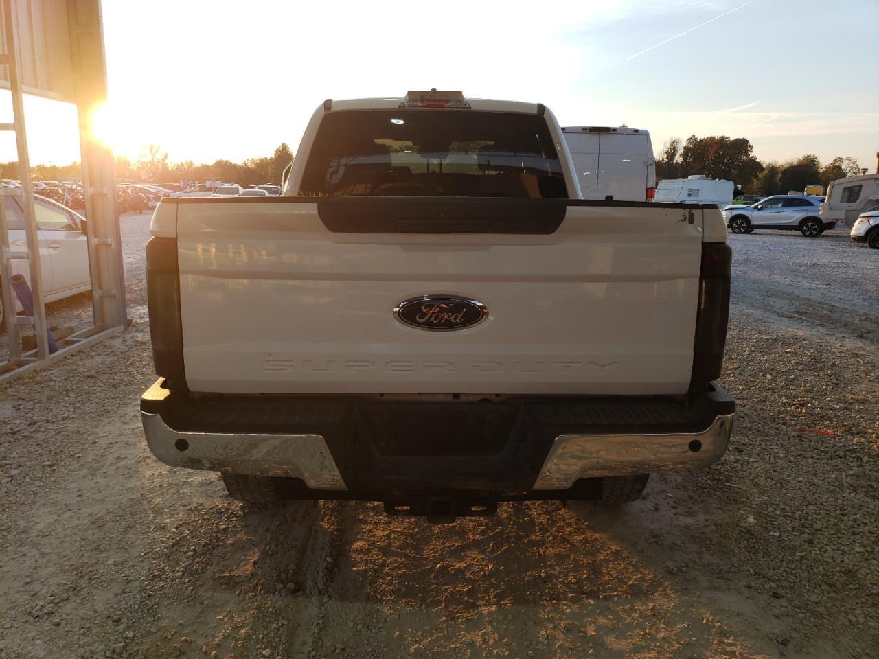 2018 Ford F250 Super Duty - Фото 6