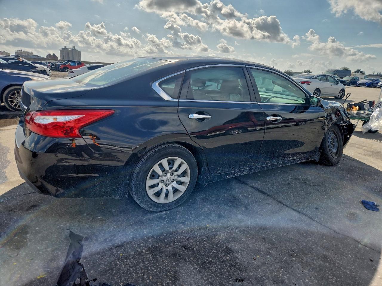 2017 Nissan Altima 2.5 - Image 3