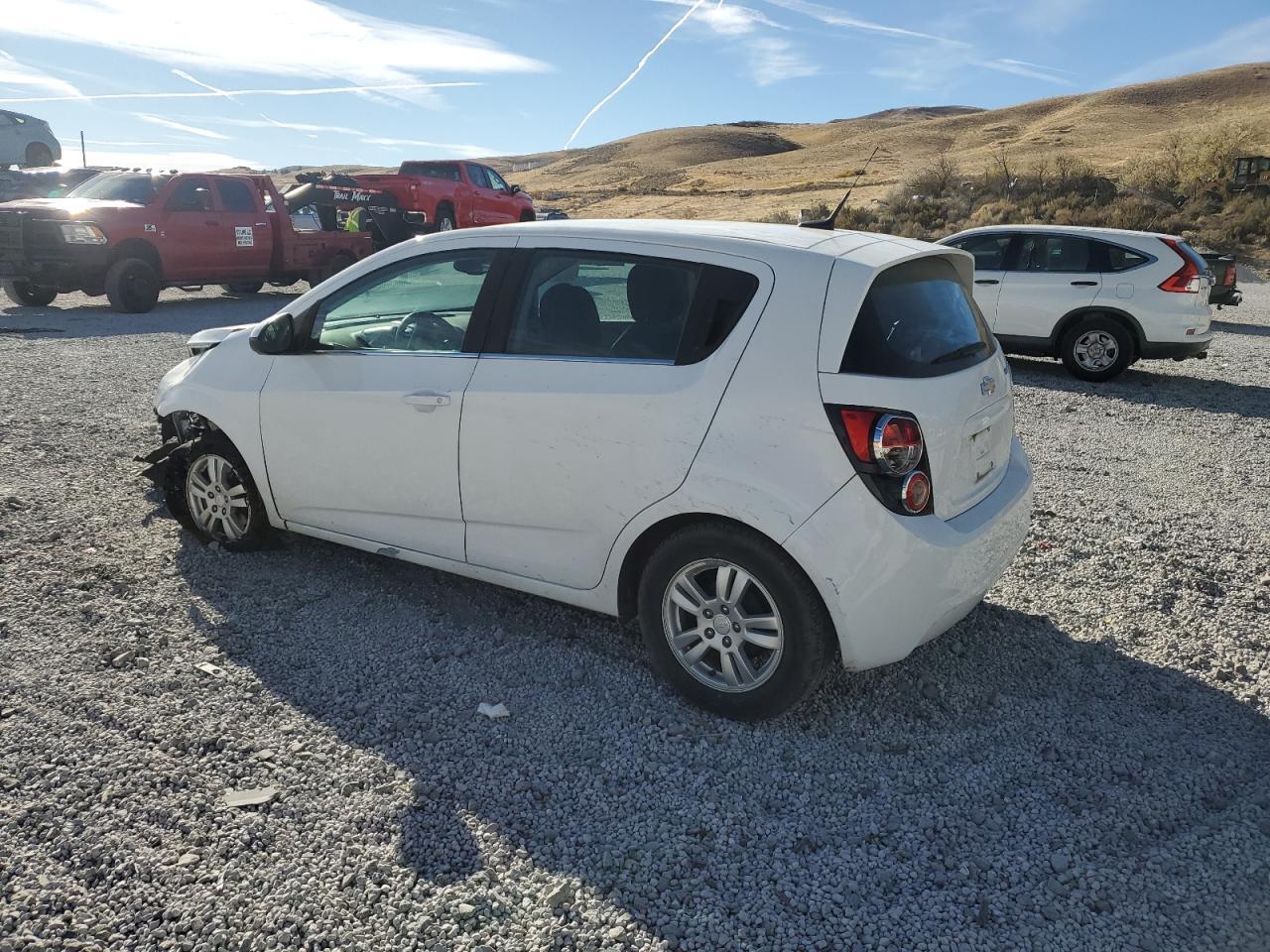 2013 Chevrolet Sonic Lt - Фото 2