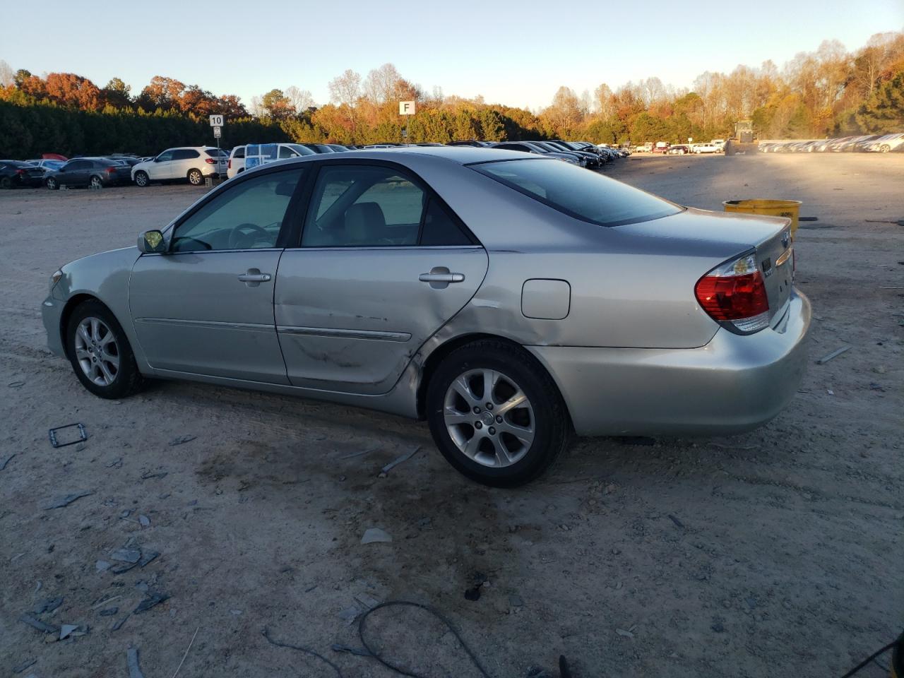 2005 Toyota Camry Le - Image 2