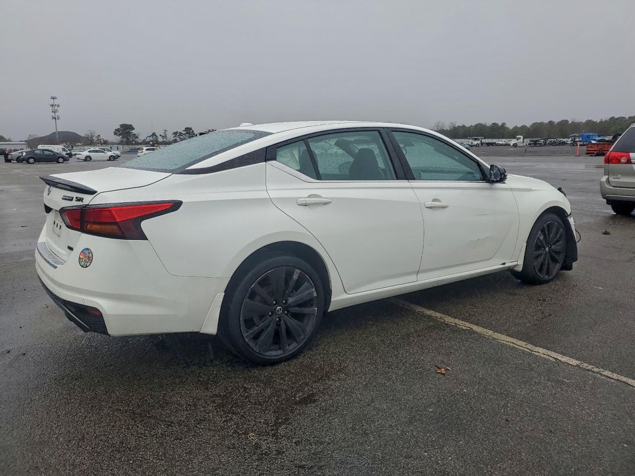 2022 Nissan Altima Sr - Фото 3