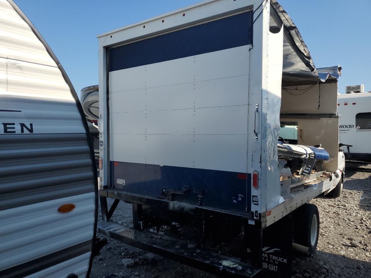 2022 Ford E350 Box Truck - Фото 6