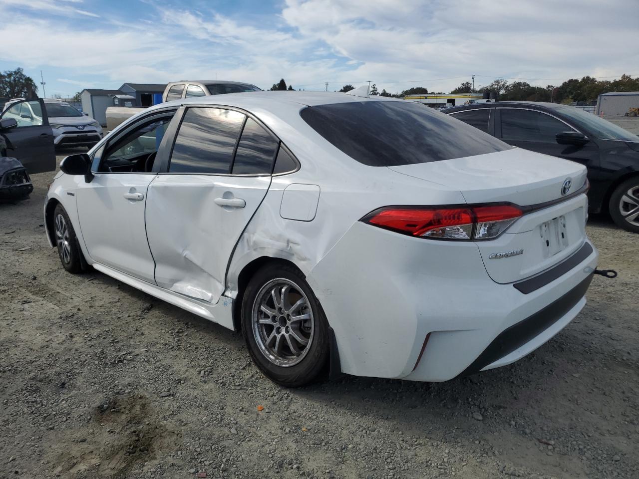 2021 Toyota Corolla Le - Фото 2