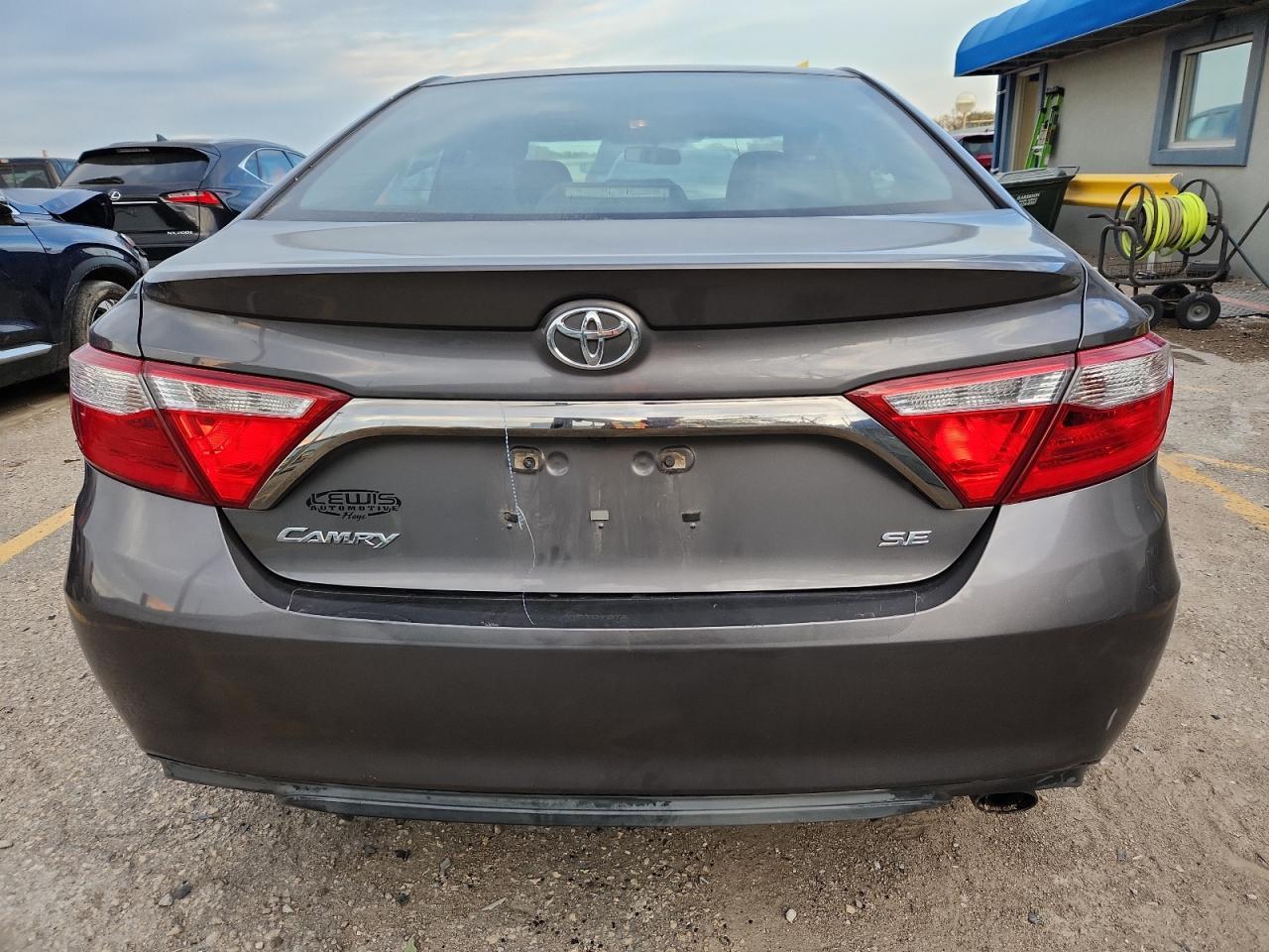 2016 Toyota Camry Se - Image 6