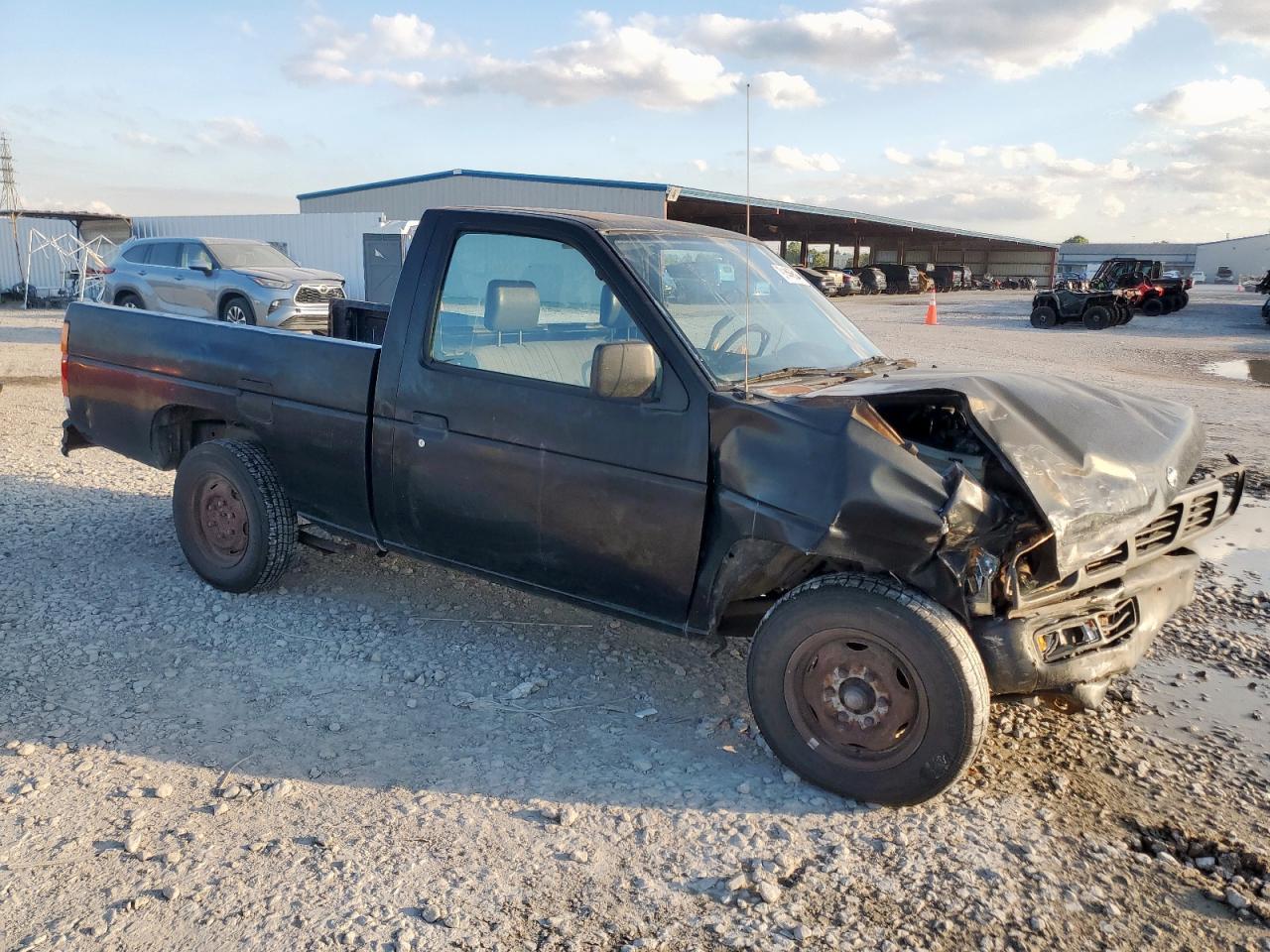 1995 Nissan Truck E/Xe - Фото 4