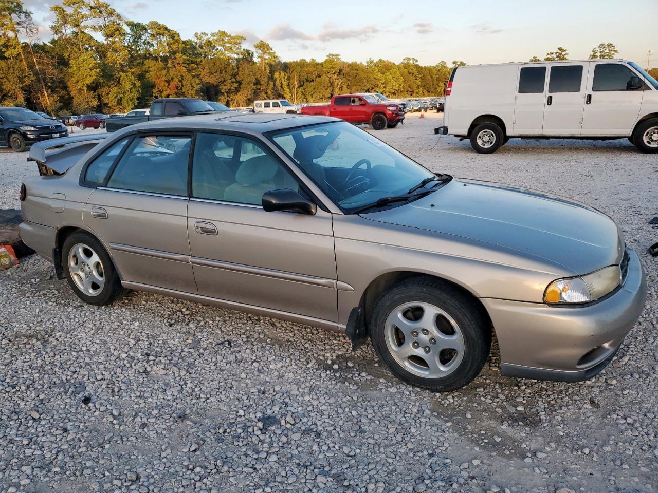 1999 Subaru Legacy L - Image 4