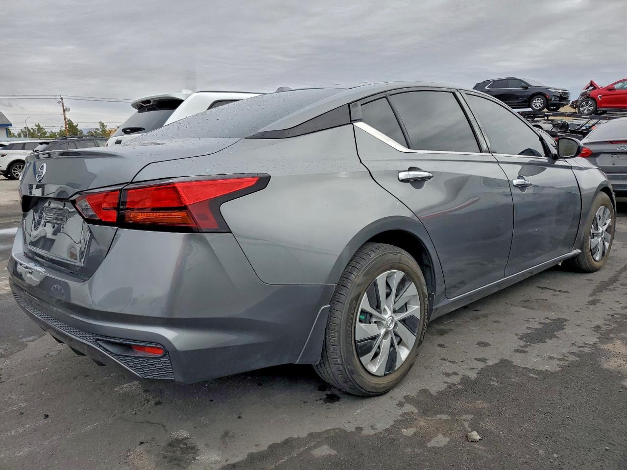 2020 Nissan Altima S - Фото 3