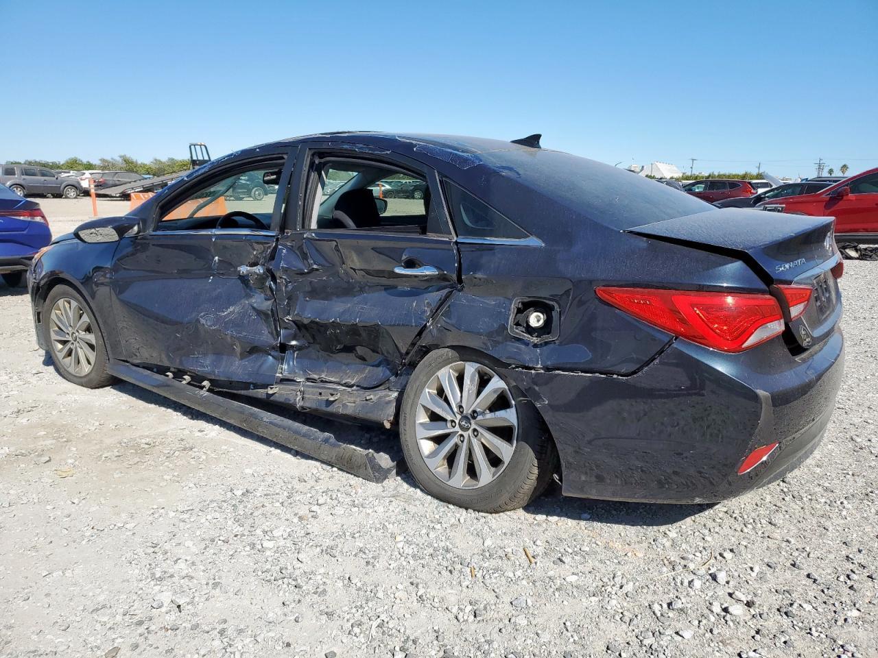 2014 Hyundai Sonata - Image 2