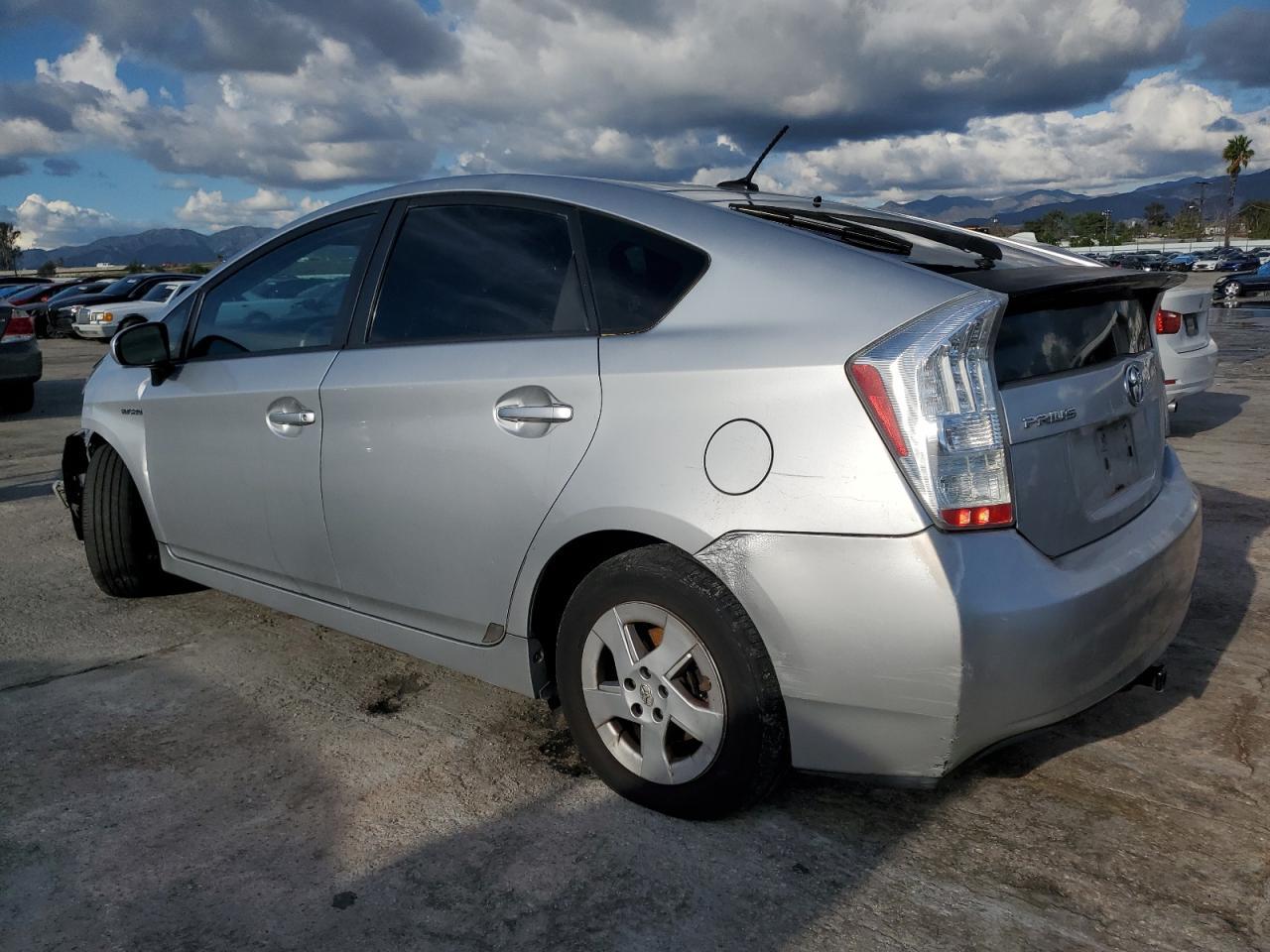 2010 Toyota Prius - Image 2