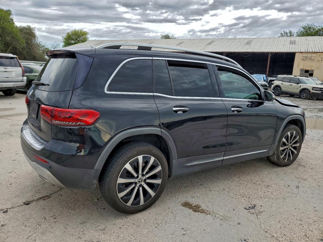 2021 Mercedes-Benz Glb 250 - Image 3
