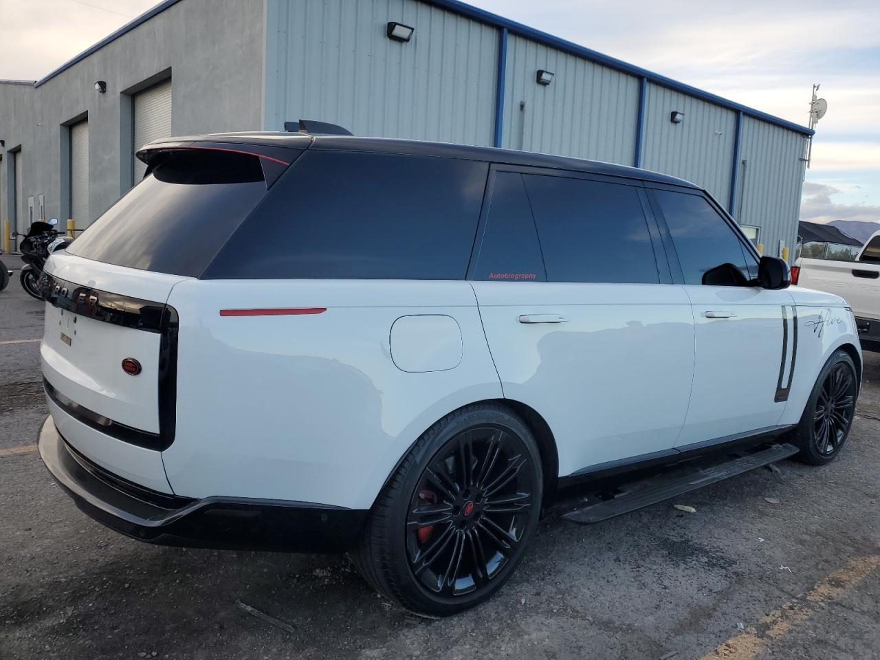 2023 Land Rover Range Rover Autobiography - Фото 3