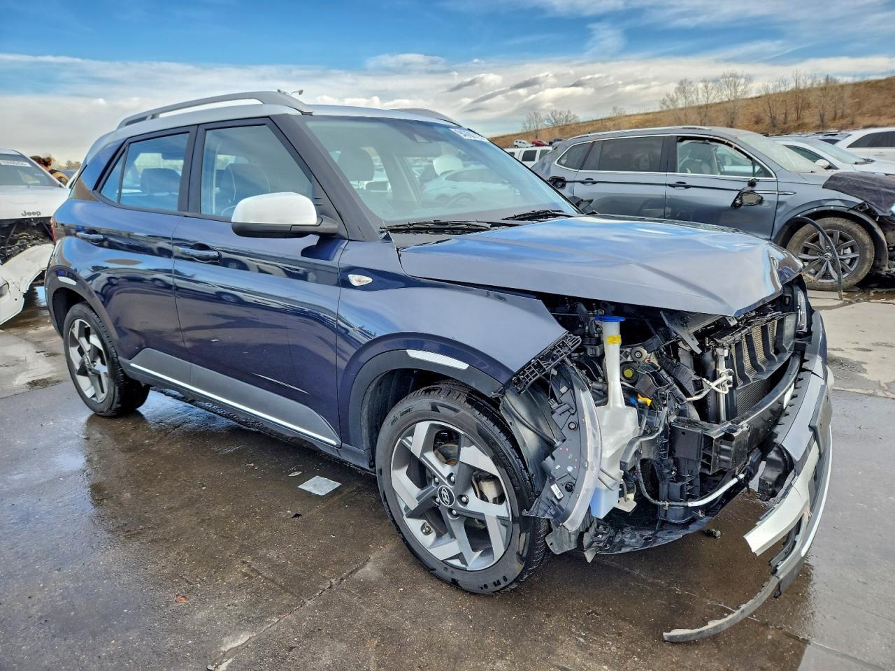 2022 Hyundai Venue Sel - Image 4